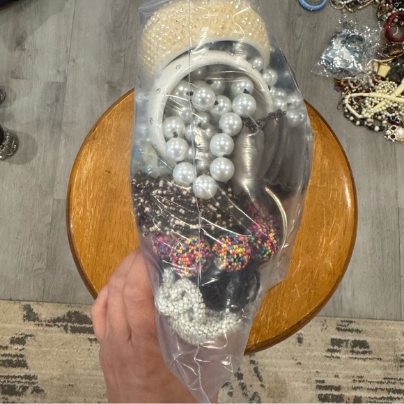 Mystery jewelry bag - Make a statement jumbo bag - 5 lbs!! - Picture 4 of 5